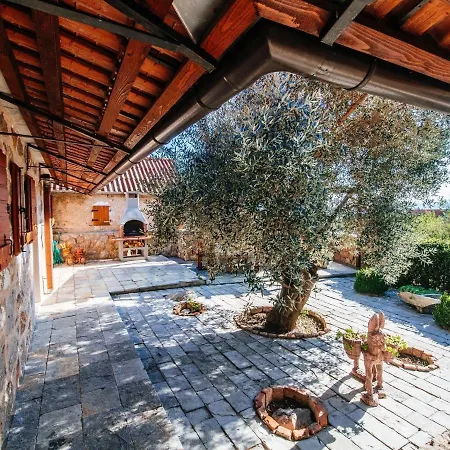 Poolincluded - Stone House Marasovic Tatil Evi Starigrad Paklenica