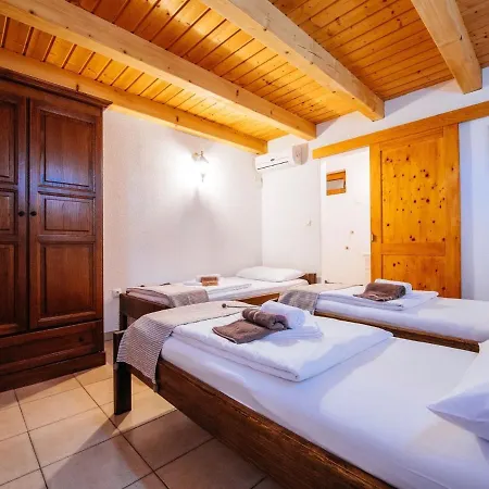 Poolincluded - Stone House Marasovic Tatil Evi *